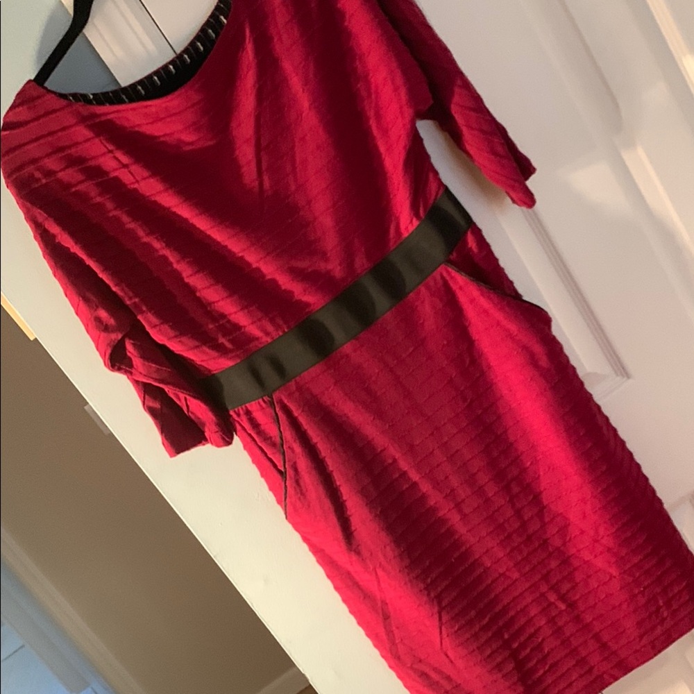 Kay Unger Red Dress with 3/4 Sleeves. Pockets. Preowned. Comfy. Size 6